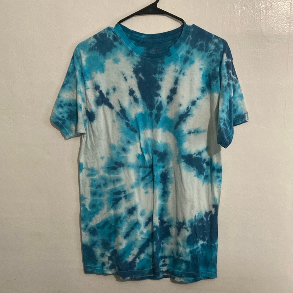 Tye  dye tee shirt size medium